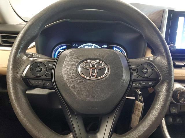 Photo of 2024 White Toyota RAV4 Hybrid