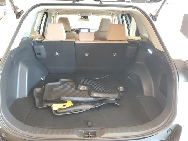 Photo of 2024 White Toyota RAV4 Hybrid
