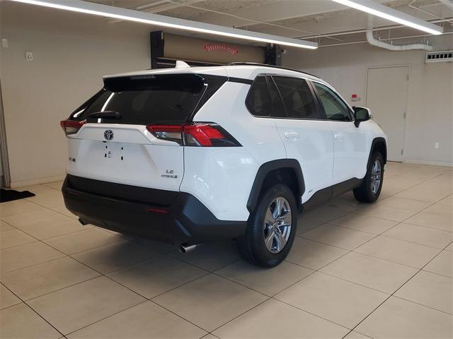 Photo of 2024 White Toyota RAV4 Hybrid
