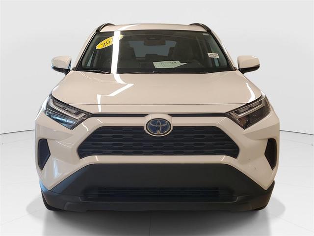 Photo of 2024 White Toyota RAV4 Hybrid