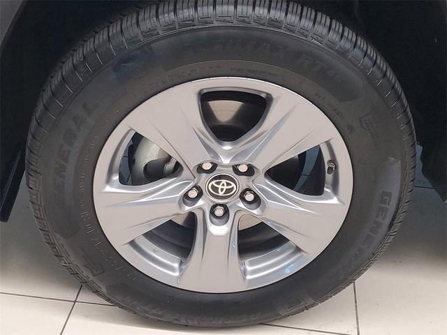 Photo of 2022 Silver Toyota RAV4 Hybrid