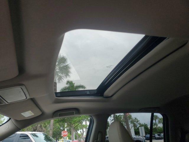 Photo of 2023 White Honda Ridgeline