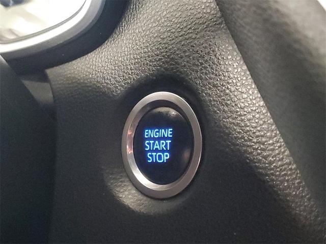 Photo of 2022 Silver Toyota Corolla Hatchback