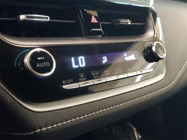 Photo of 2022 Silver Toyota Corolla Hatchback