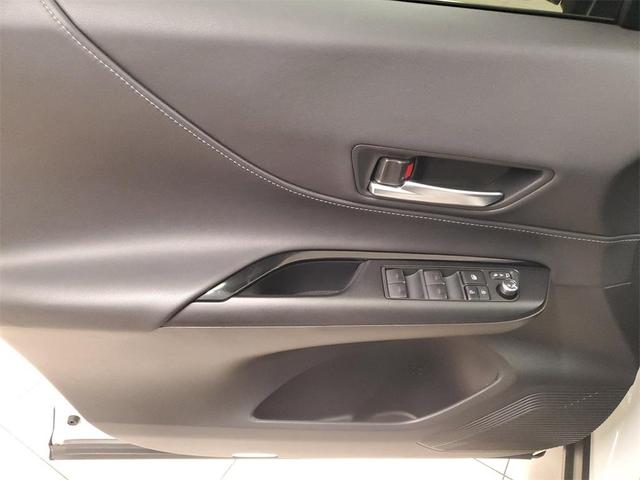 Photo of 2022 White Toyota Venza