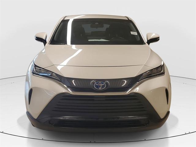 Photo of 2022 White Toyota Venza
