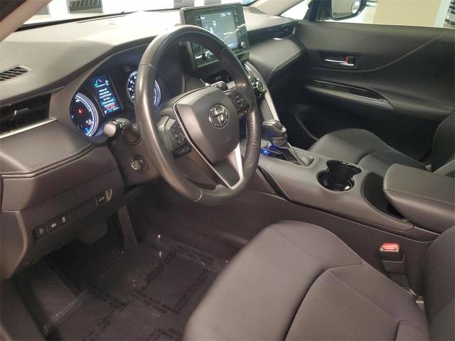 Photo of 2022 White Toyota Venza