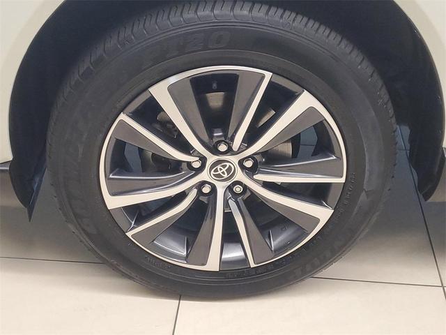 Photo of 2022 White Toyota Venza