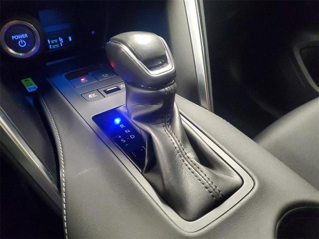 Photo of 2022 White Toyota Venza
