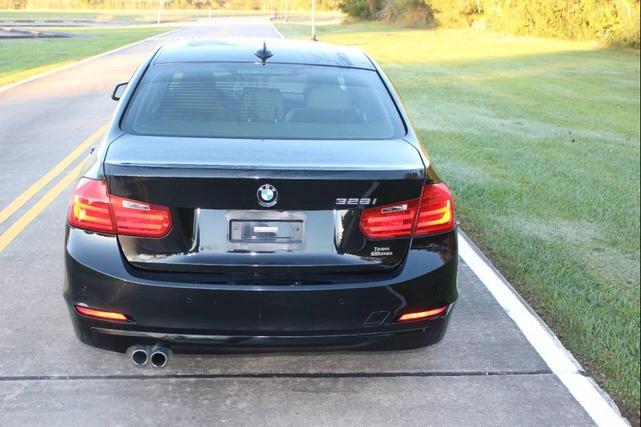 Photo of 2014 Black BMW 328