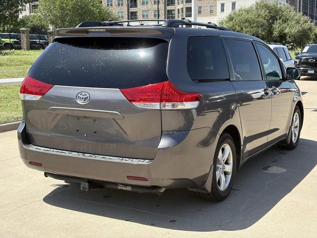 Photo of 2012  Toyota Sienna