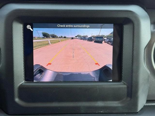Photo of 2023 Silver Zynith Clearcoat Jeep Gladiator