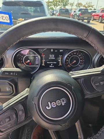 Photo of 2023 Silver Zynith Clearcoat Jeep Gladiator