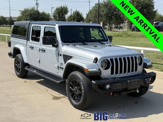 Photo of 2023 Silver Zynith Clearcoat Jeep Gladiator
