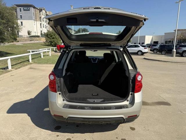 Photo of 2015 Champagne Silver Metallic Chevrolet Equinox