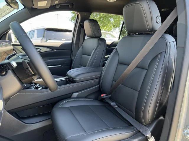 Photo of 2025 Sterling Gray Metallic Chevrolet Traverse