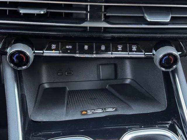 Photo of 2025 Sterling Gray Metallic Chevrolet Traverse