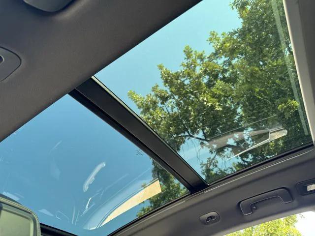 Photo of 2023  Porsche Macan