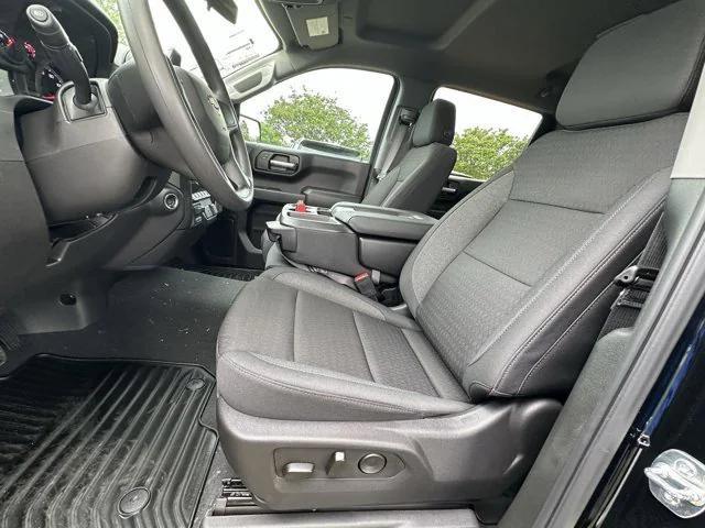 Photo of 2025 Black Chevrolet Silverado 1500