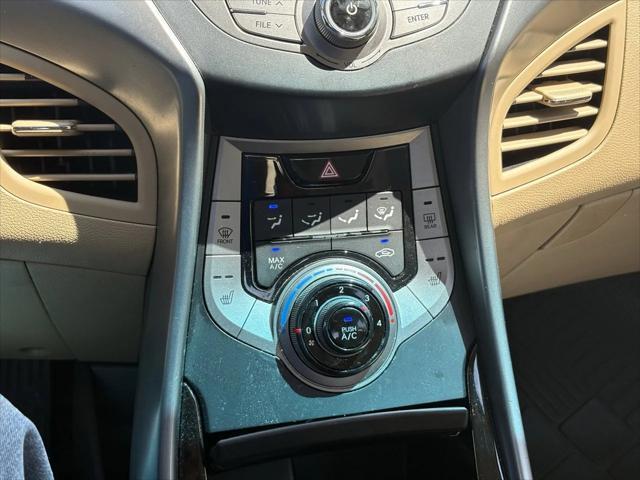 Photo of 2013 Black Diamond Hyundai ELANTRA