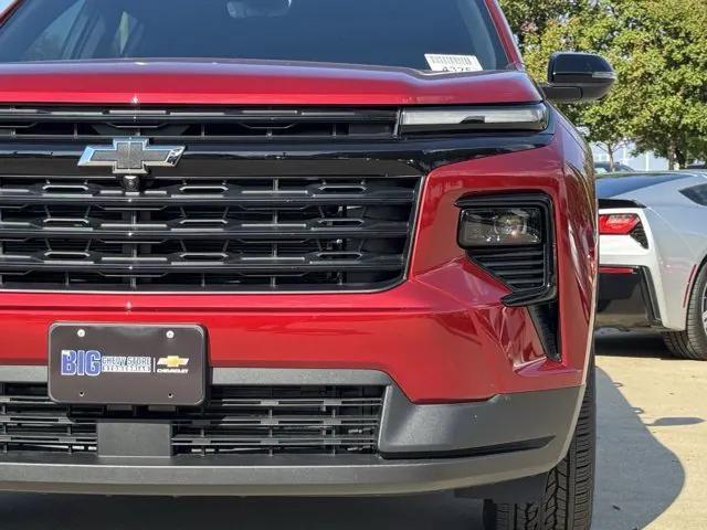 Photo of 2026 Radiant Red Tintcoat Chevrolet Traverse