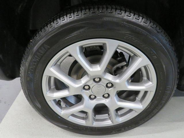 Photo of 2022 Bright White Clearcoat Jeep Compass
