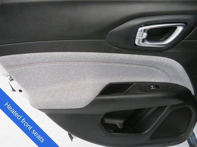 Photo of 2022 Bright White Clearcoat Jeep Compass