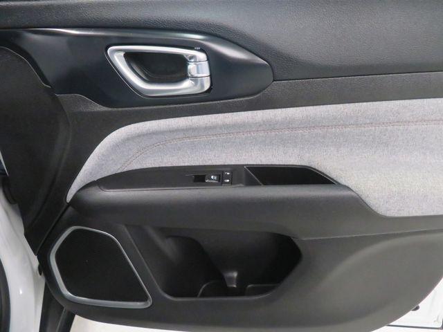 Photo of 2022 Bright White Clearcoat Jeep Compass