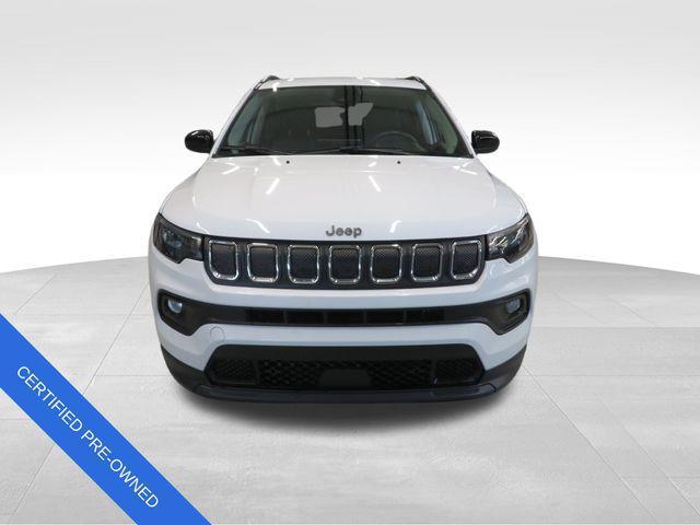 Photo of 2022 Bright White Clearcoat Jeep Compass