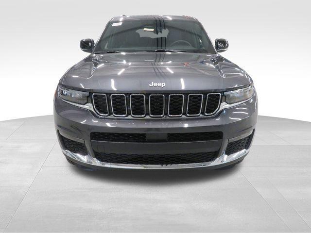 Photo of 2025 Baltic Gray Metallic Clearcoat Jeep Grand Cherokee L