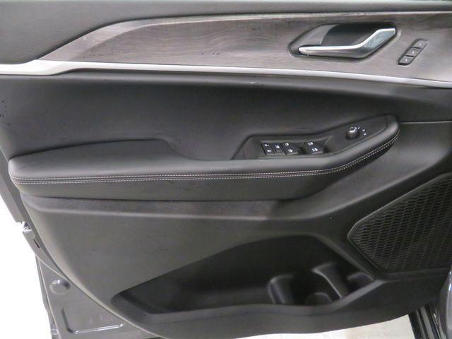 Photo of 2025 Baltic Gray Metallic Clearcoat Jeep Grand Cherokee L