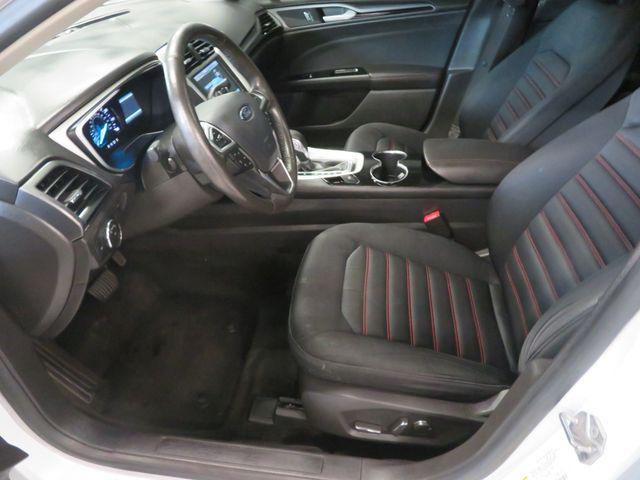 Photo of 2014 Oxford White Ford Fusion