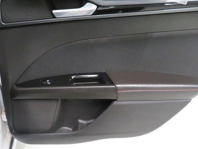 Photo of 2014 Oxford White Ford Fusion