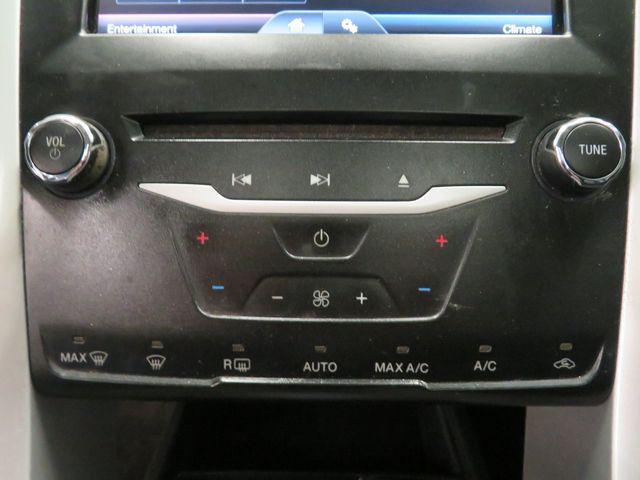 Photo of 2014 Oxford White Ford Fusion