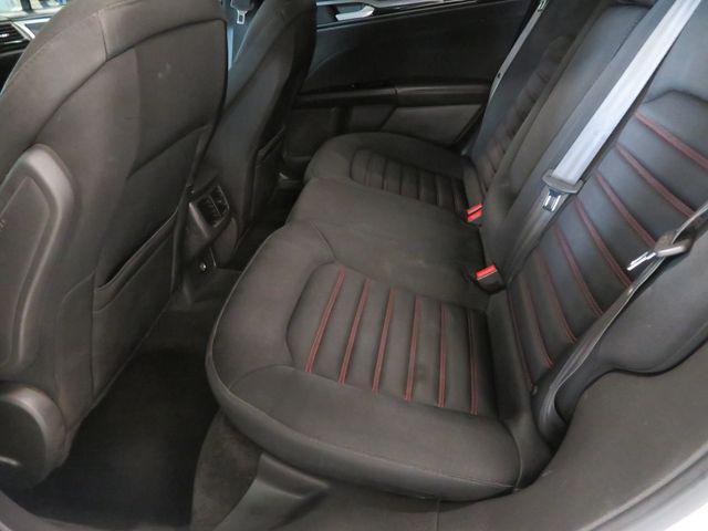 Photo of 2014 Oxford White Ford Fusion