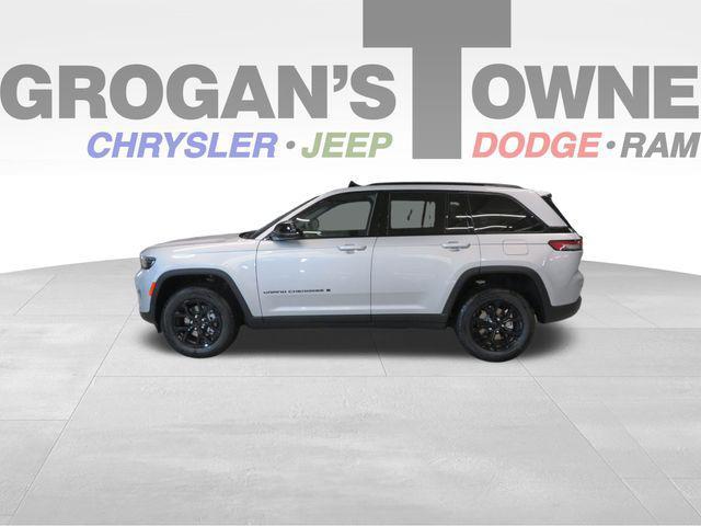 Photo of 2025 Silver Zynith Jeep Grand Cherokee