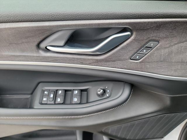 Photo of 2025 Silver Zynith Jeep Grand Cherokee