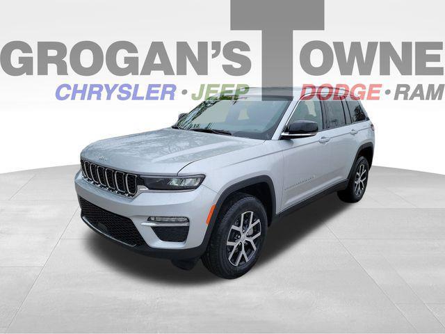 Photo of 2025 Silver Zynith Jeep Grand Cherokee