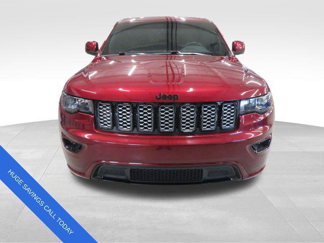 Photo of 2022 Velvet Red Pearlcoat Jeep Grand Cherokee