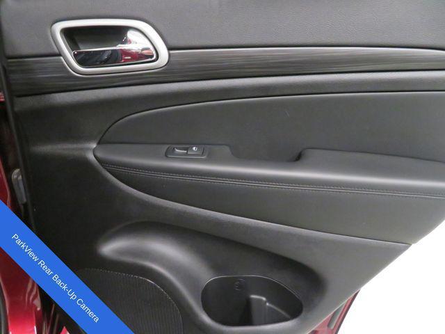 Photo of 2022 Velvet Red Pearlcoat Jeep Grand Cherokee