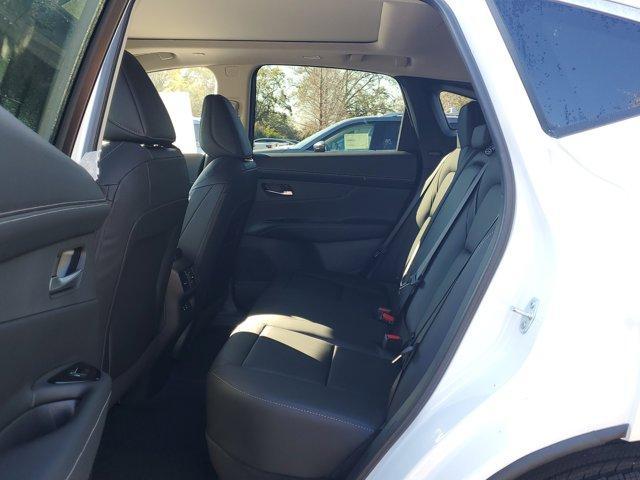 Photo of 2025 Everest White P Nissan Murano