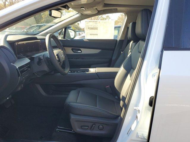 Photo of 2025 Everest White P Nissan Murano