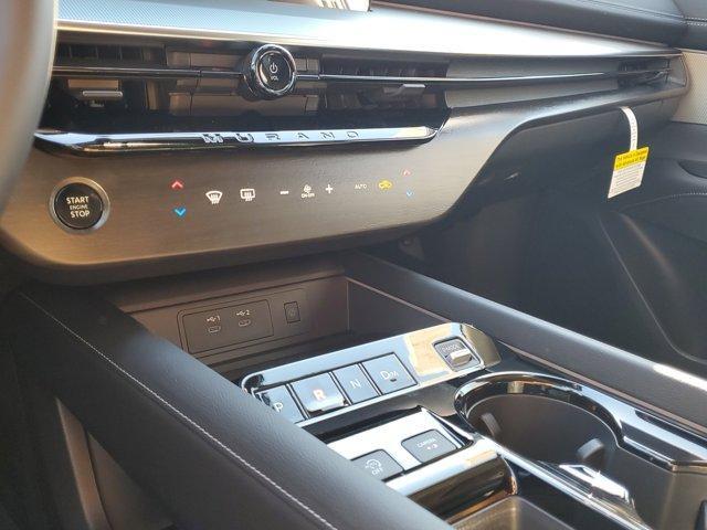 Photo of 2025 Everest White P Nissan Murano