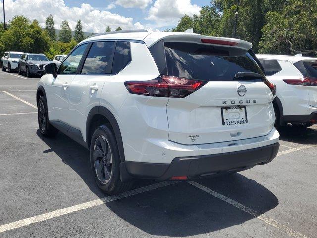 Photo of 2025 Everest White P Nissan Rogue