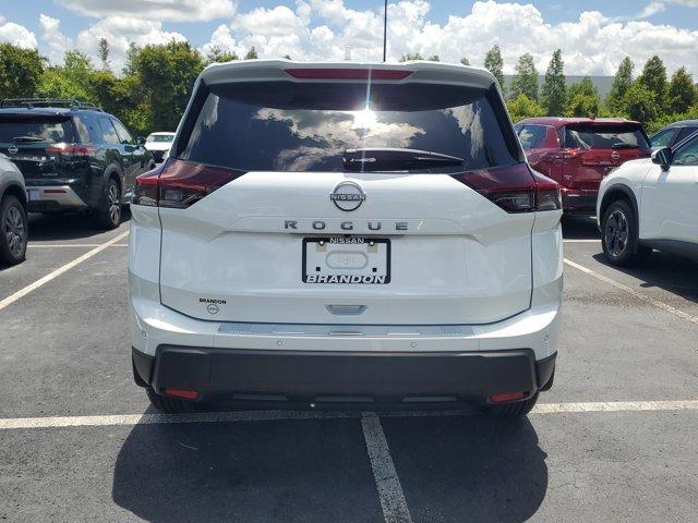 Photo of 2025 Everest White P Nissan Rogue