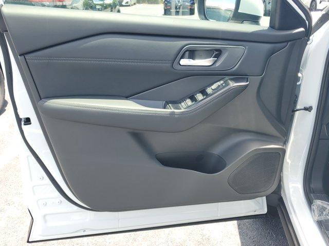 Photo of 2025 Everest White P Nissan Rogue