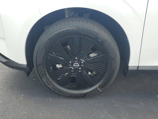 Photo of 2025 Everest White P Nissan Murano