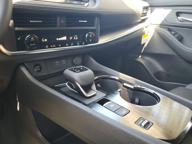 Photo of 2025 Everest White P Nissan Rogue