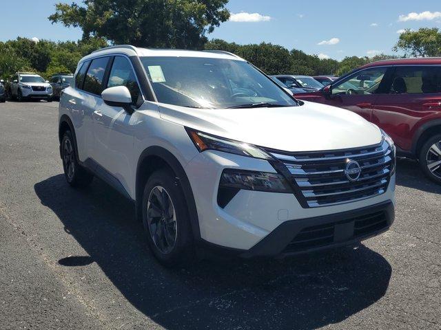 Photo of 2025 Everest White P Nissan Rogue