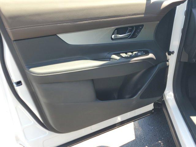 Photo of 2025 Everest White P Nissan Murano